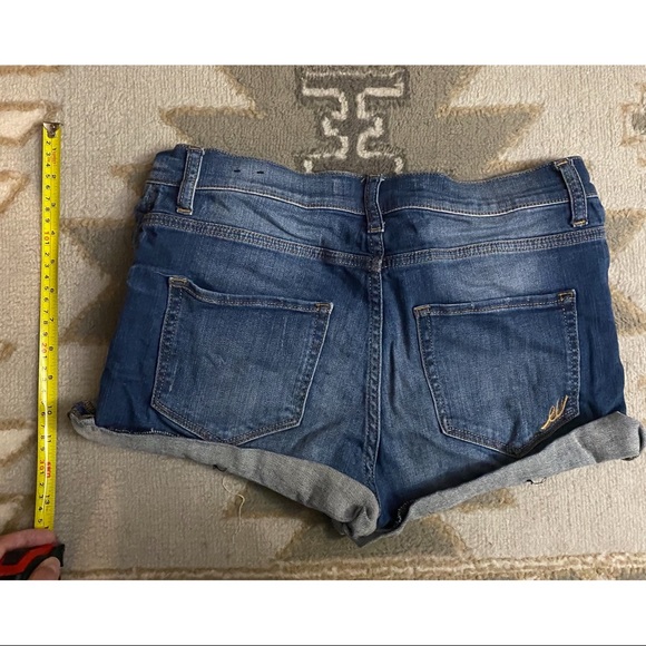 Express Jean shorts size 6 - Picture 2 of 3